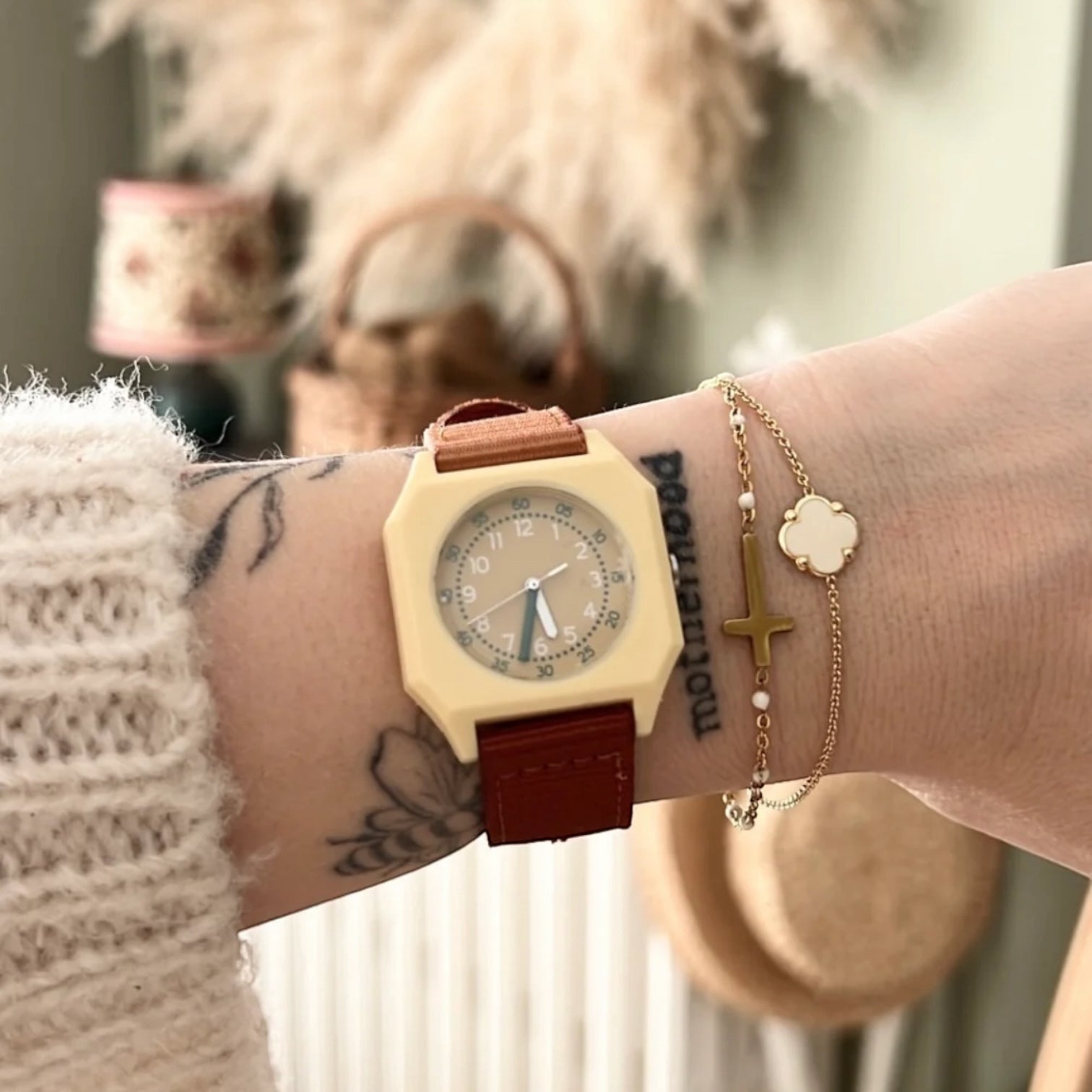MONTRE - CHERRY BOMB