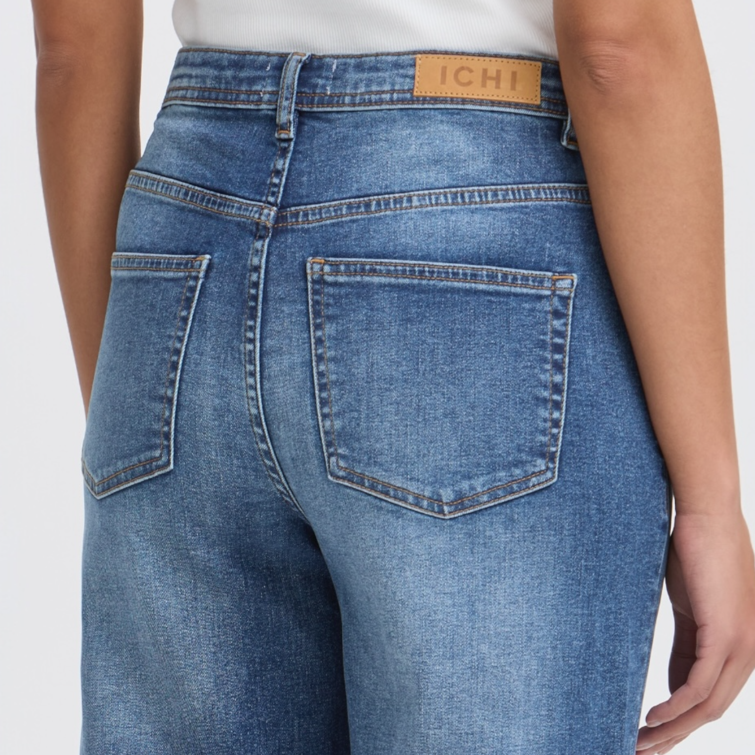 IHTWIGGY CROPPED HIGH WAIST