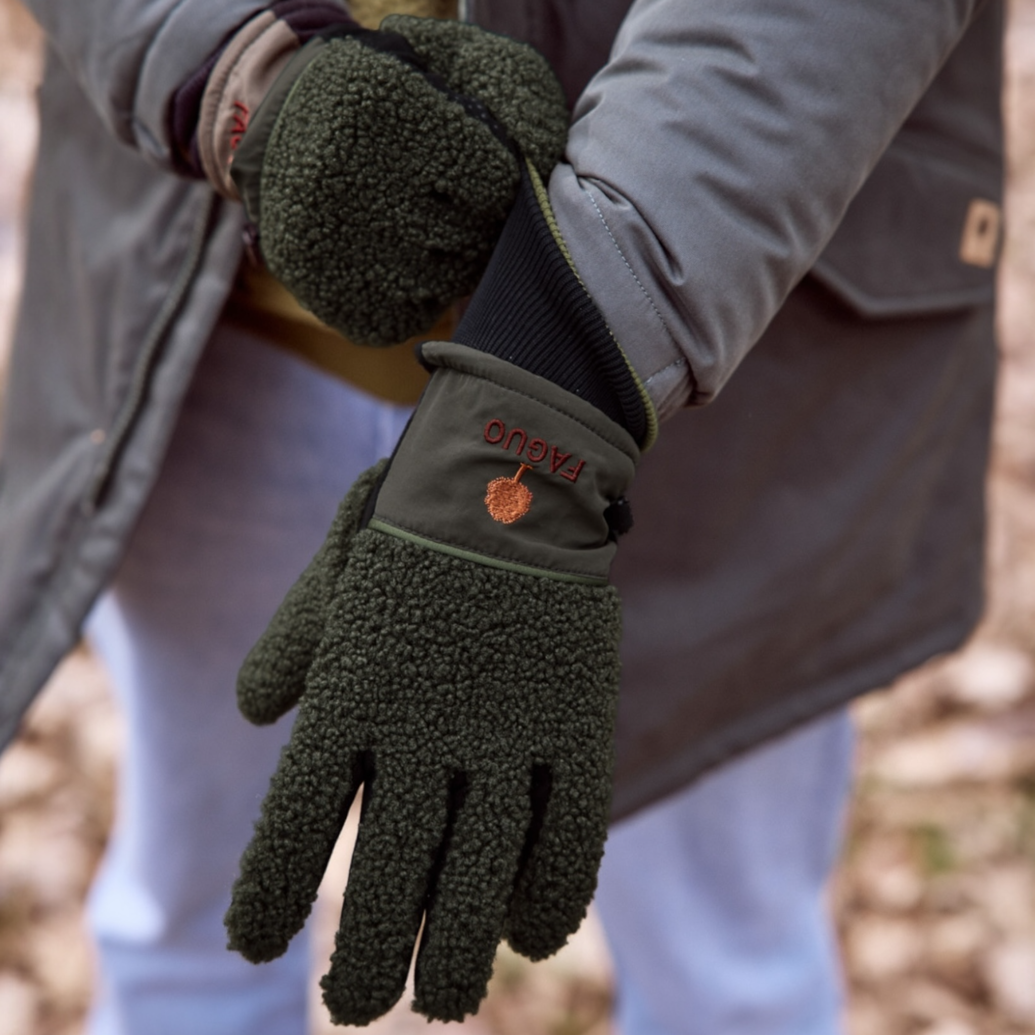 GLOVES OTD